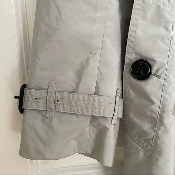Burberry Brit Trench Coat, Size 6 - Picture 5 of 10